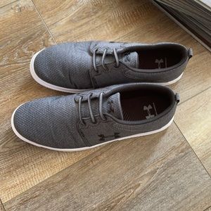 Under Armor size 9 men’s light weight casual shoes